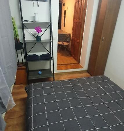 Five Studio Apartment Cluj Napoca Bagian luar foto